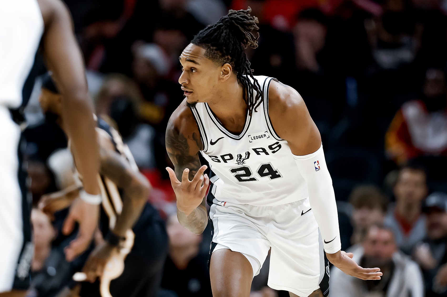 开云官网-瓦塞尔谈失利：对手疯狂冲抢篮板 我们必须打得更有身体对抗