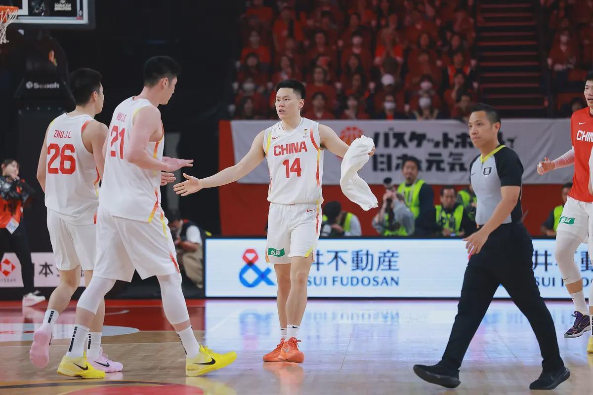 开云体育下载-11分绝境逆转！李弘权+21正负值暗藏玄机，中国男篮赢在哪？