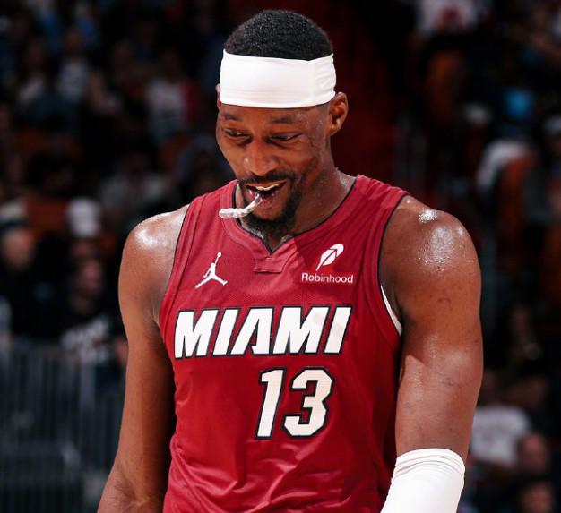 开云体育下载-杨毅：阿德巴约得83分，只能说这个时代NBA的数据掺多少水了